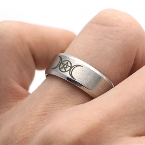 - $3 Triple goddess ring size 7. $3 if bundled - Picture 4 of 6